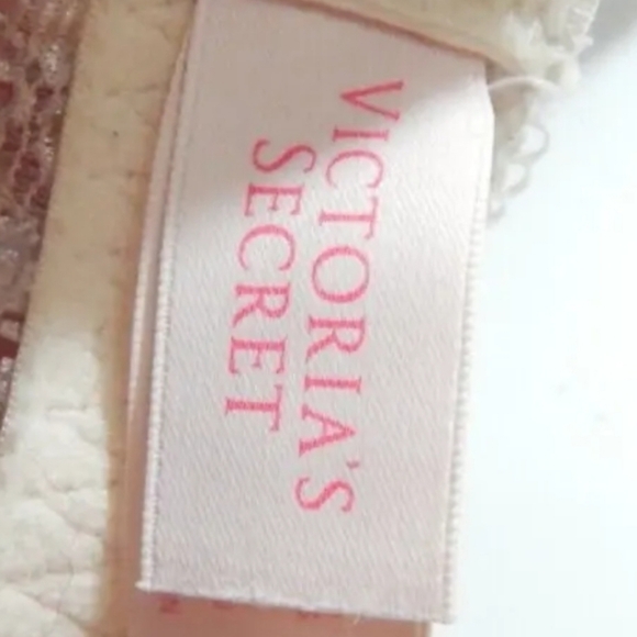 Victoria's Secret Dream Angels Padded Push Up Bra - Picture 3 of 4